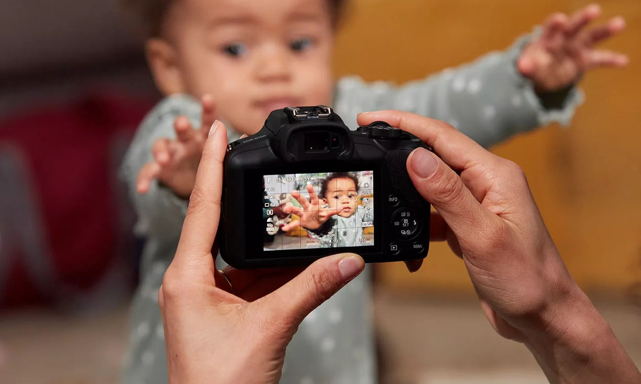 Spiegellose Kamera Canon EOS R100 + RF-S 18-45mm IS STM + RF-S 55-210mm IS STM