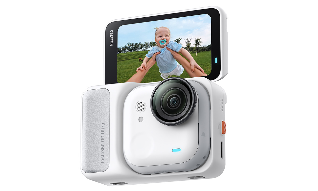 Sportkamera Insta360 GO Ultra Arctic White mit Display, das eine Aufnahme zeigt – Produktansicht