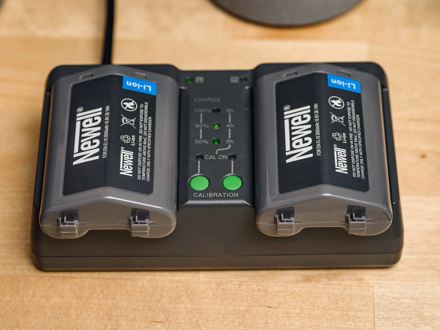 Doppelladestation Newell BC-18B für EN-EL18 Akkus für Nikon