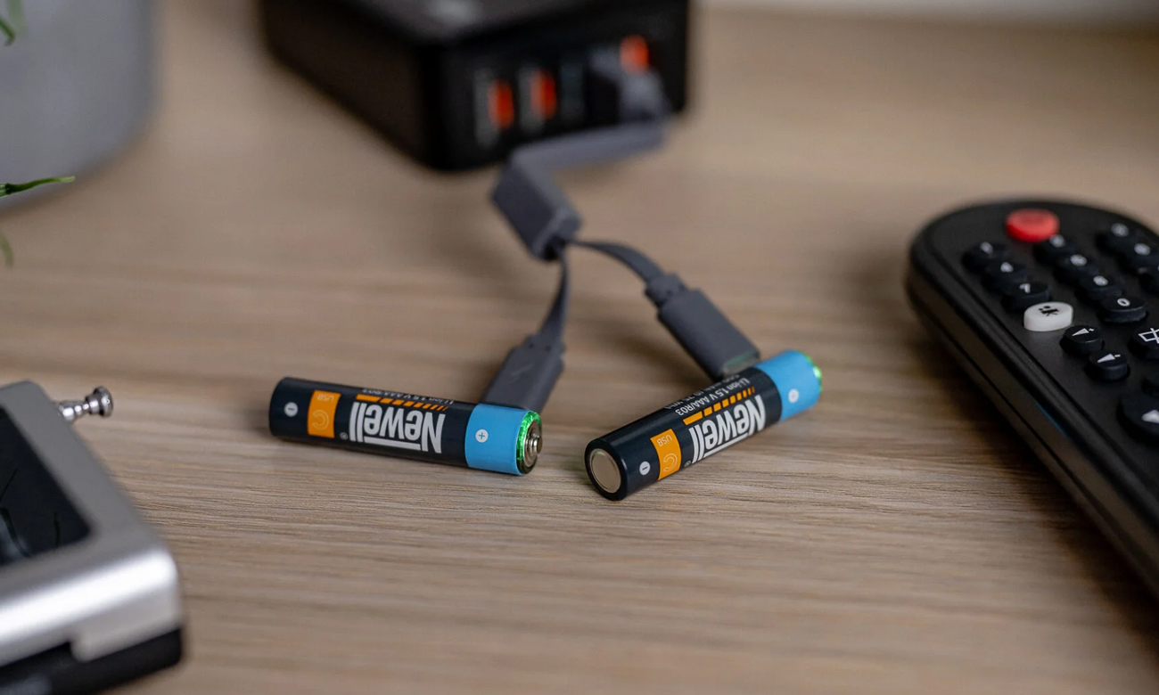 Akku Newell AAA Laden über USB
