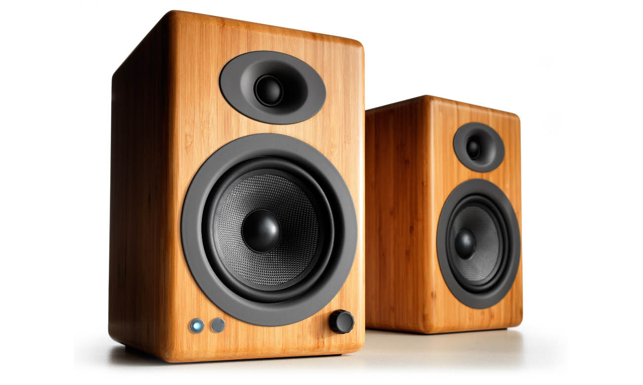 Kabellose Regallautsprecher Audioengine A5+ BT Bambus