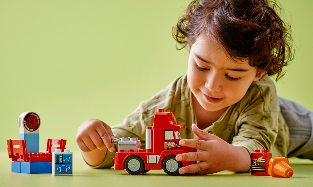 Auto aus LEGO-Steinen