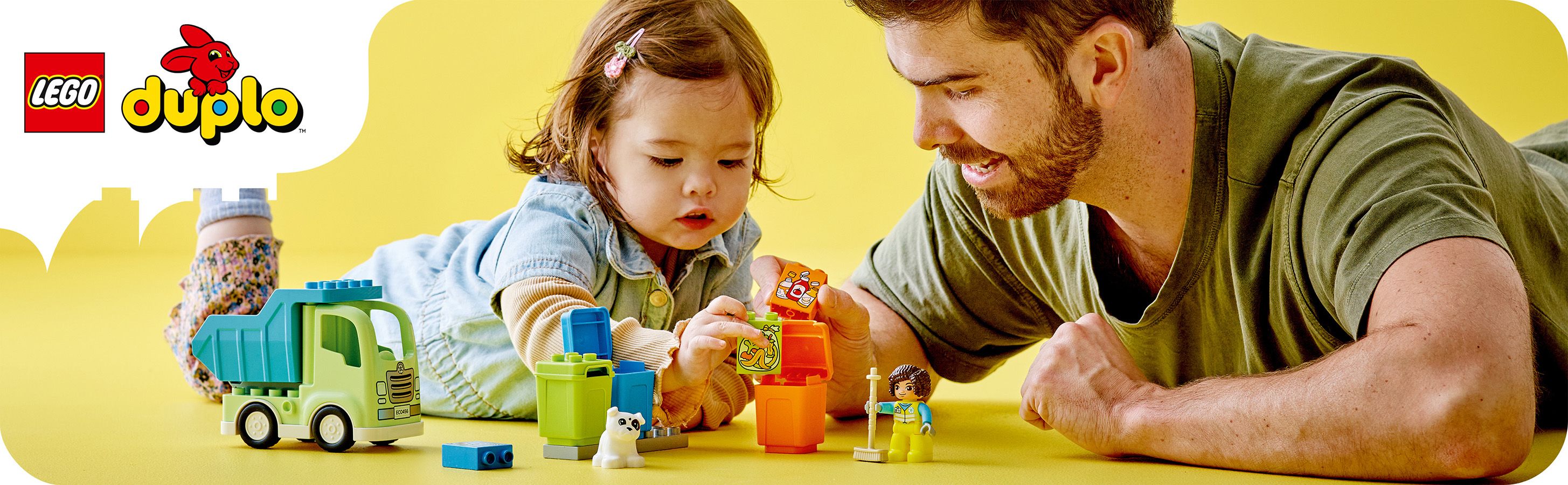 Zabawa w sortowanie z ciężarówką recyklingową