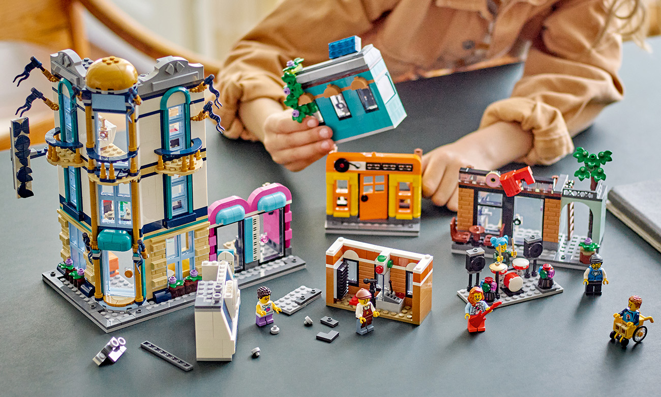 Gebäude aus LEGO-Bausteinen