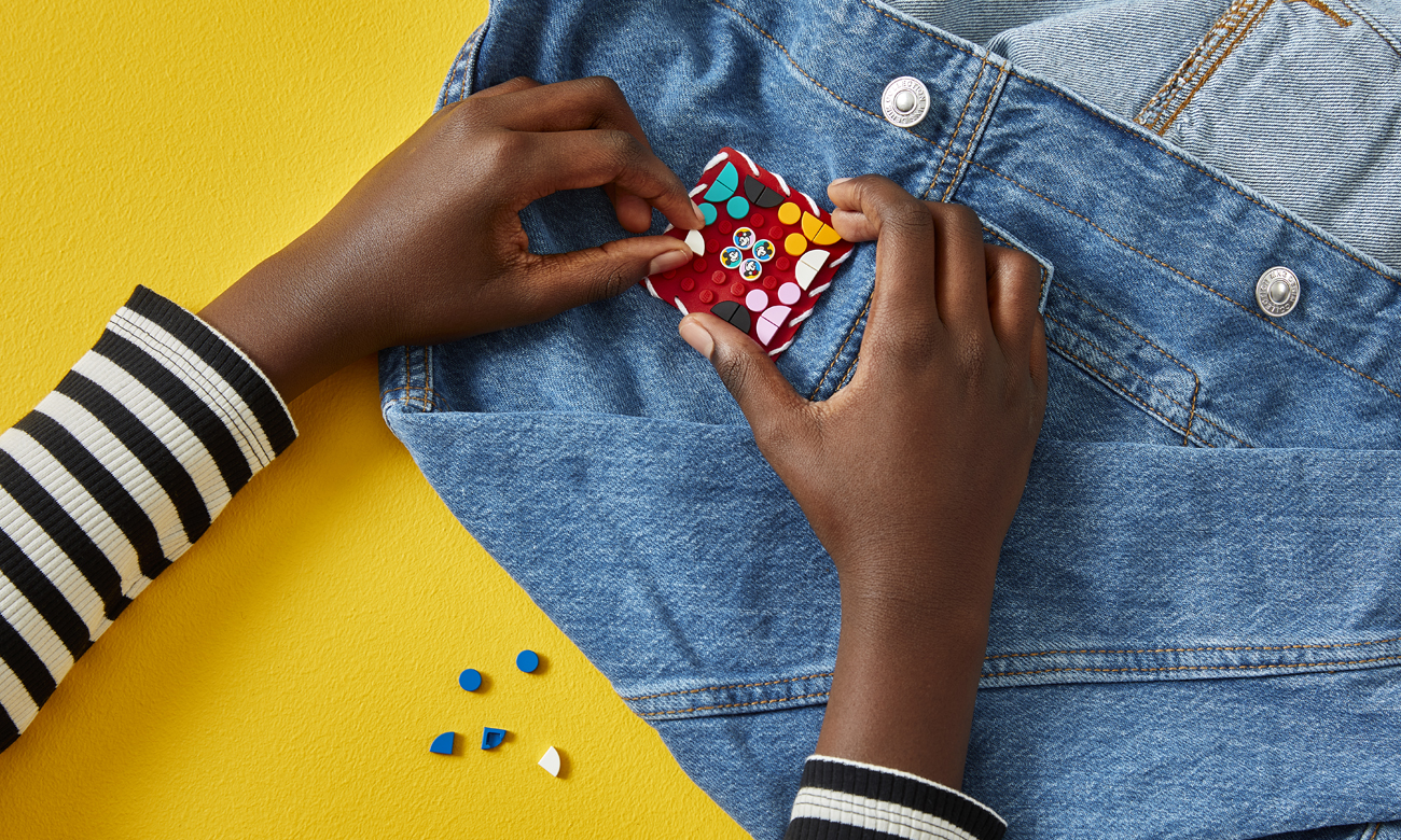 Aufnäher zum Dekorieren mit LEGO-Steinen