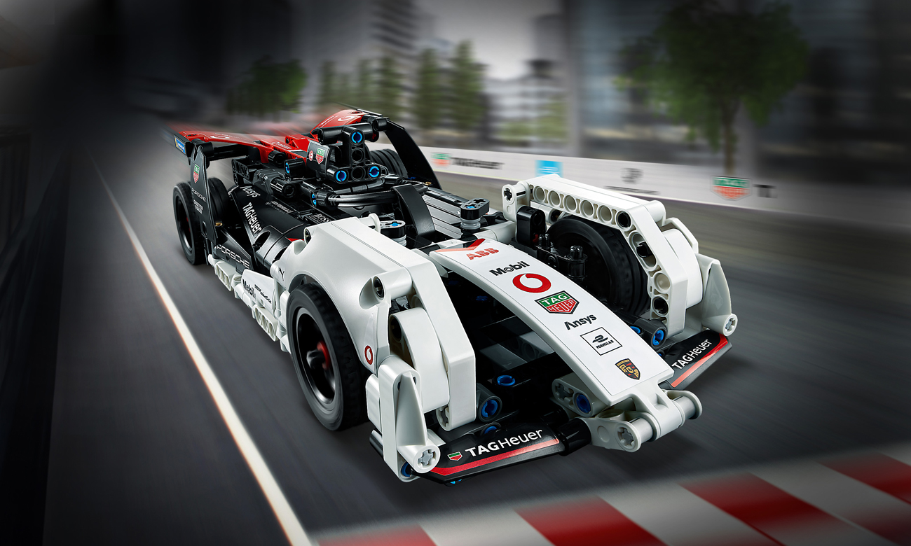 LEGO® Technic Formula E® Porsche 99X Electric