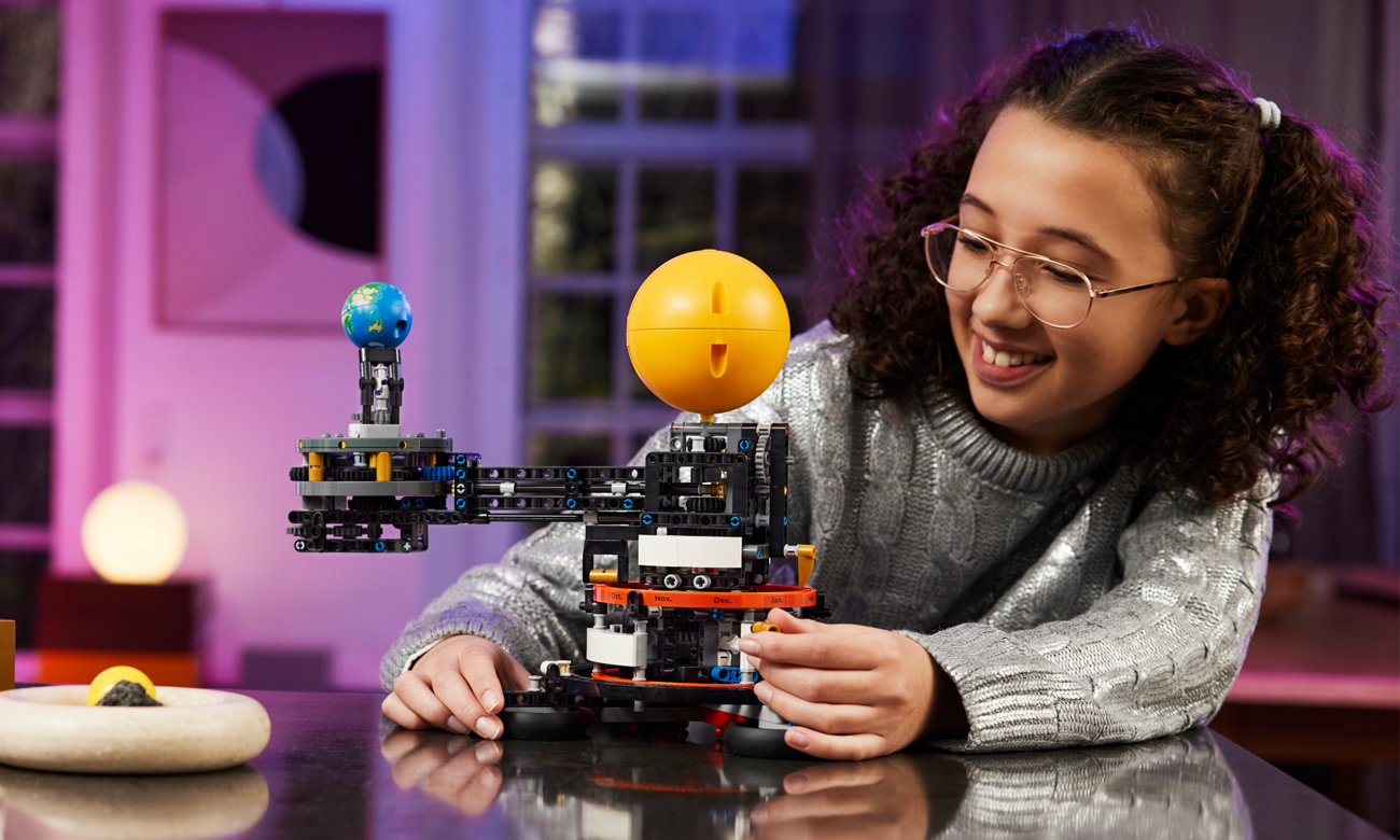 Modell des Planetensystems aus LEGO-Steinen