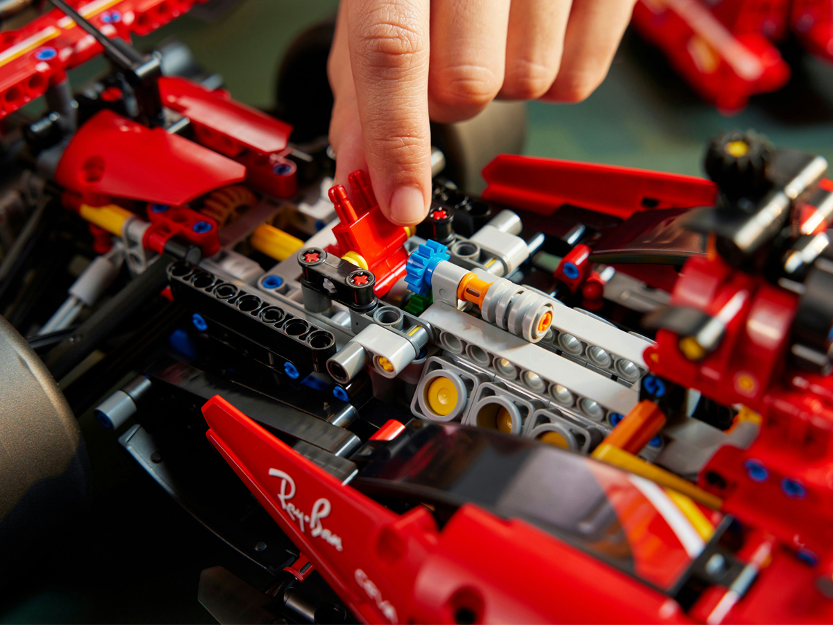 LEGO Technic 42207 Bolid F1 Ferrari SF-24