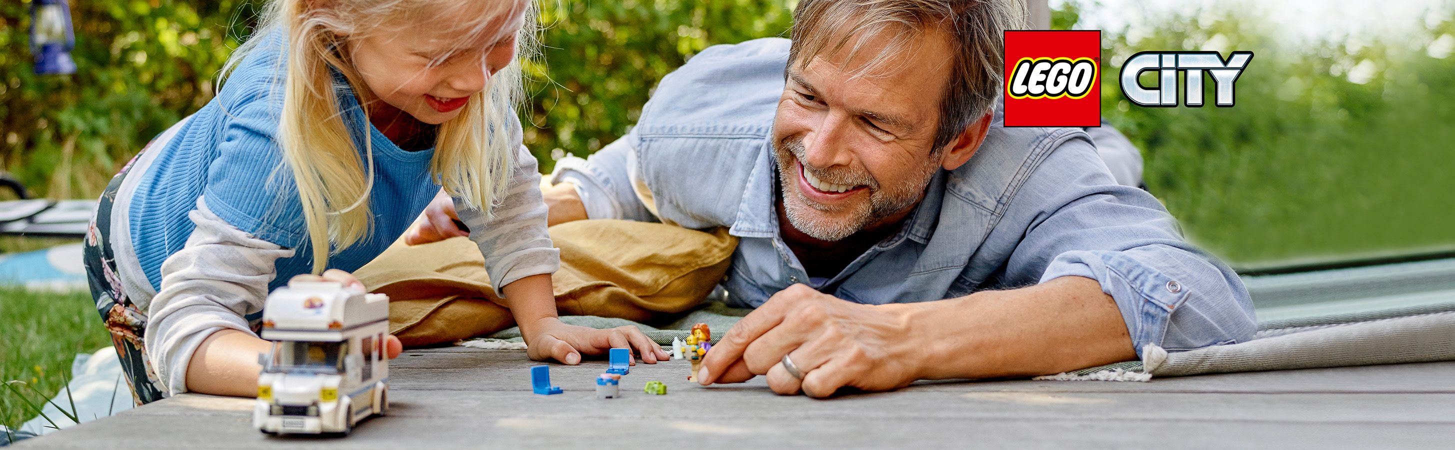 Klasyczny mikrobus kempingowy dla dzieci