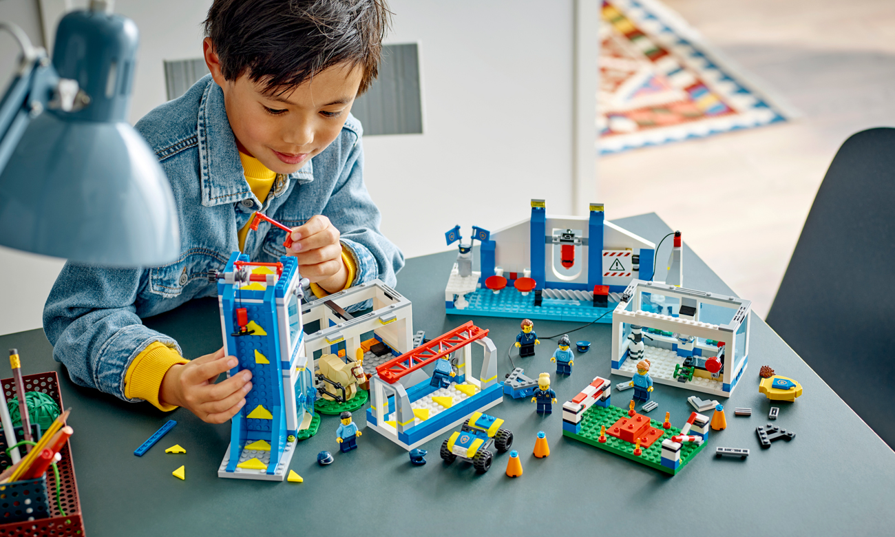 zestaw klocków lego policja