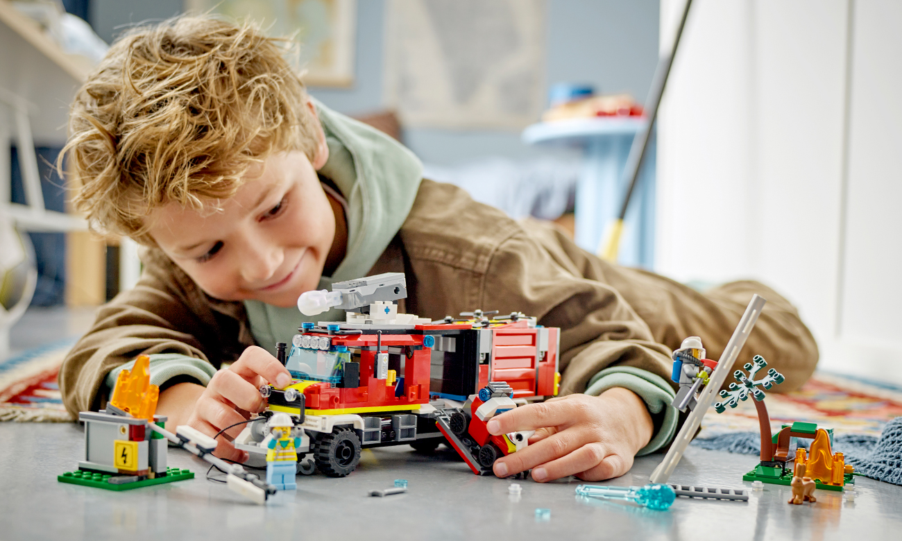 LEGO City 60374 Einsatzleitwagen der Feuerwehr