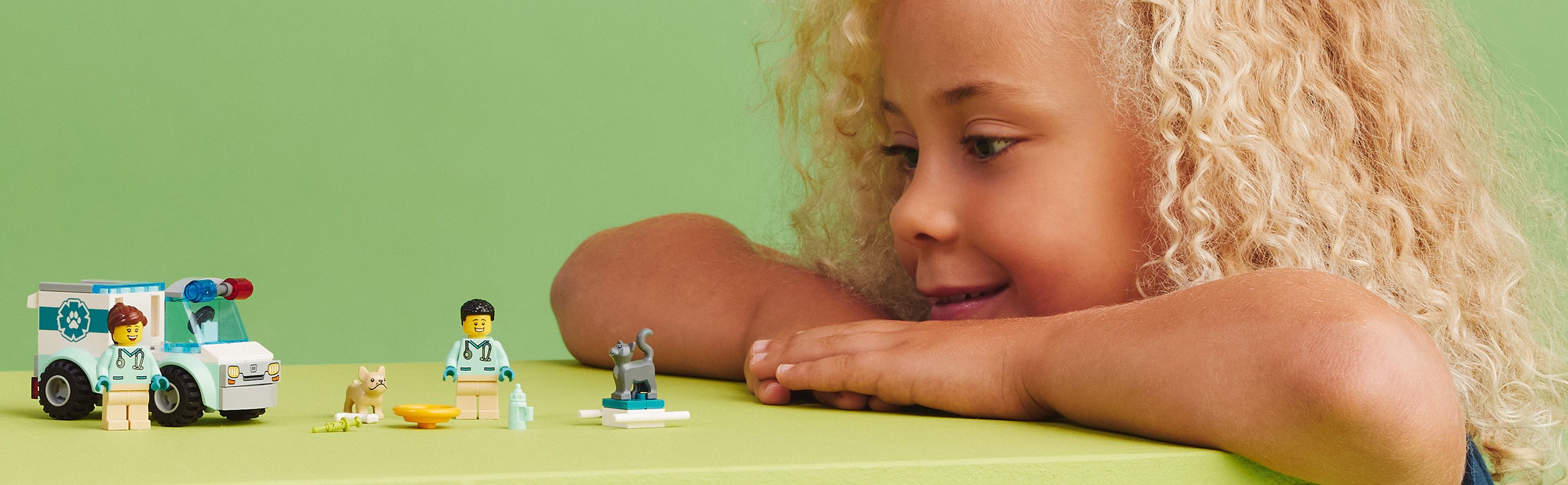 Zwei Tierarzt-Minifiguren im Set enthalten