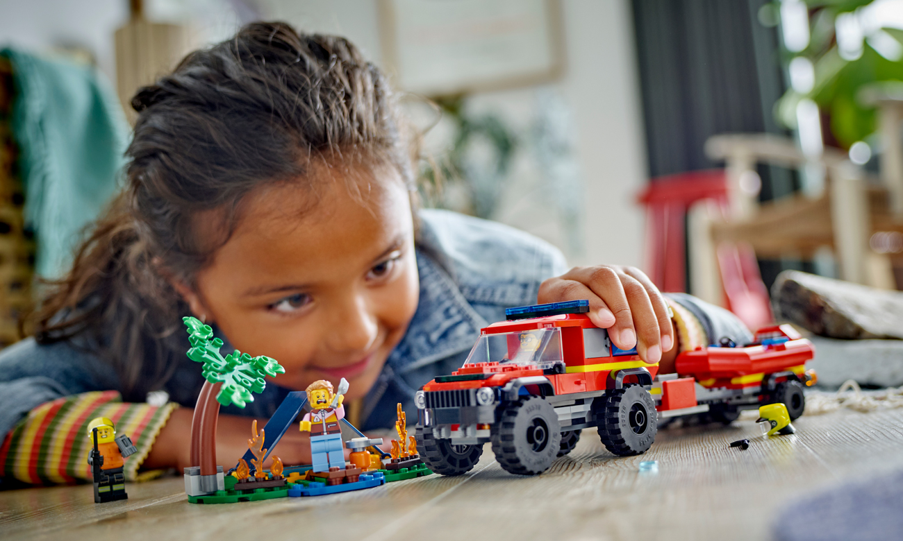 Feuerwehrauto aus LEGO-Steinen