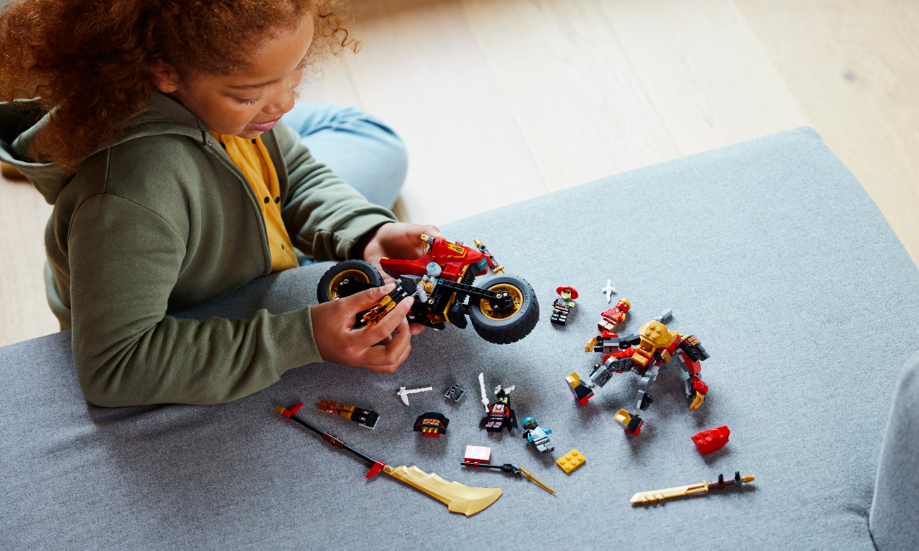 Spiel mit LEGO Steinen