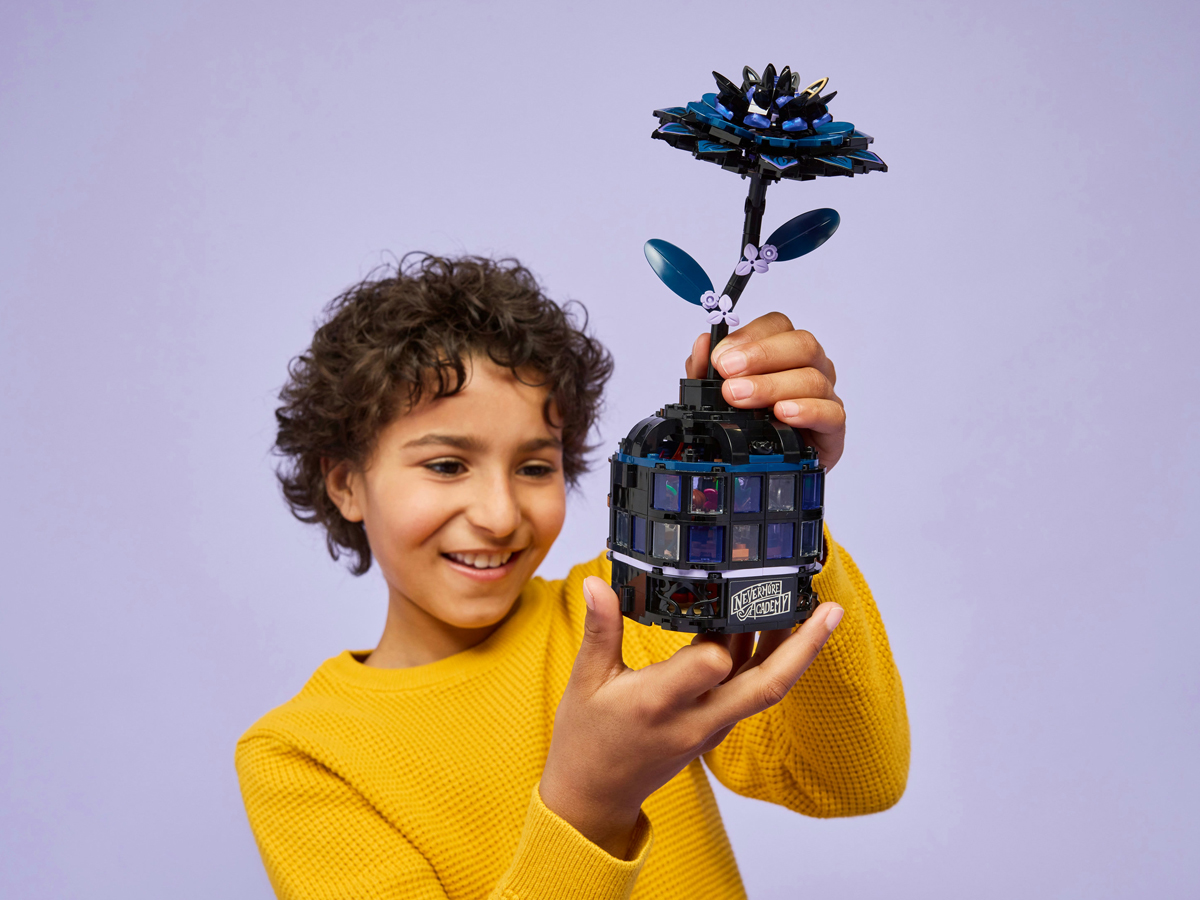 LEGO Wednesday 76784 Schwarze Dahlie Blume