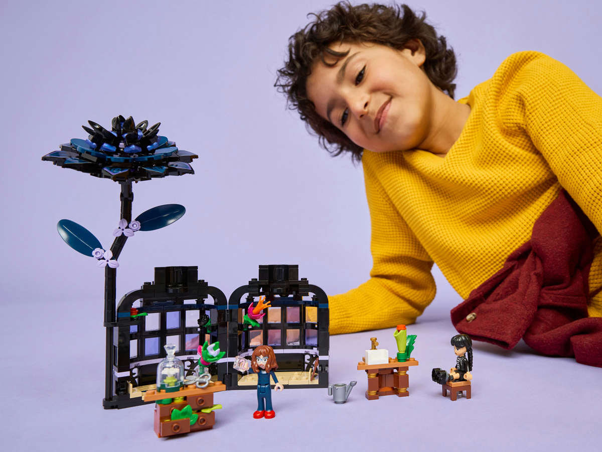 LEGO Wednesday 76784 Schwarze Dahlie Blume