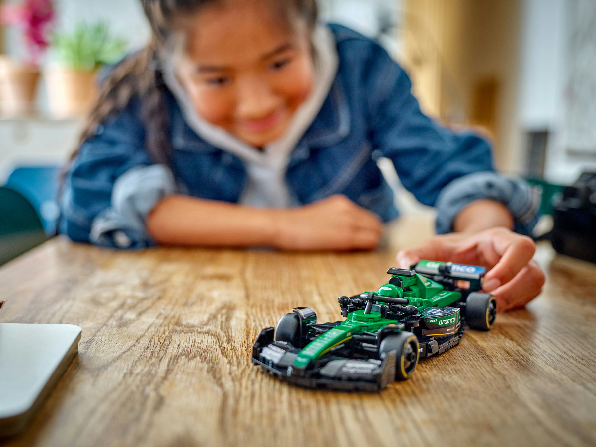 LEGO Speed Champions 77245 F1 Aston Martin Aramco AMR24